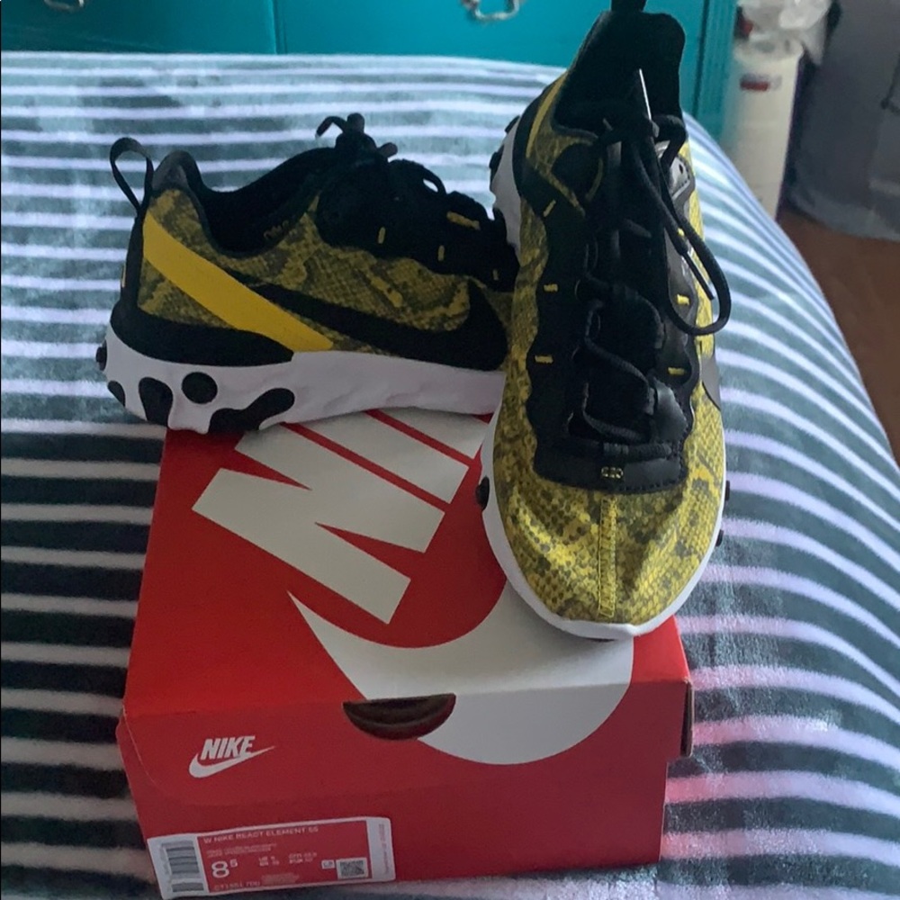 W 8.5 Nike React Element 55